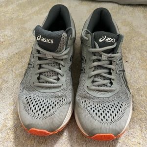 ASICS women’s tennis shoes (GT-1000)